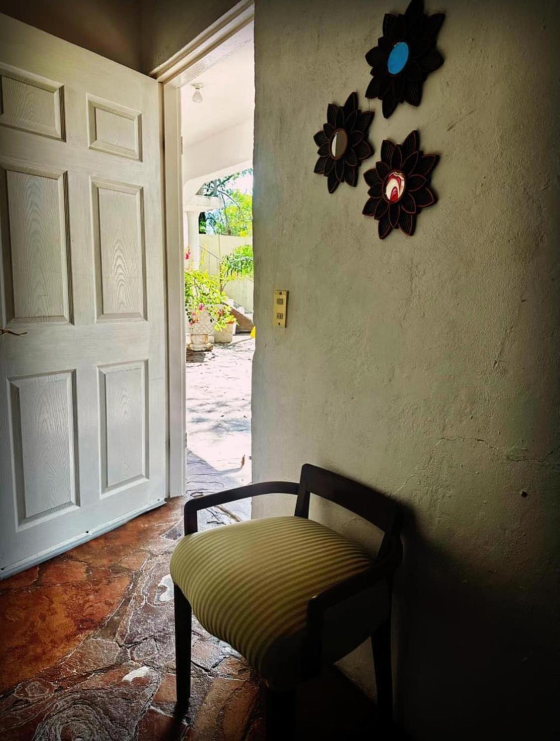 La Casita Inn Bustamante Buitenkant foto